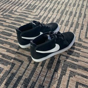 Nike Toki Leather Sneakers